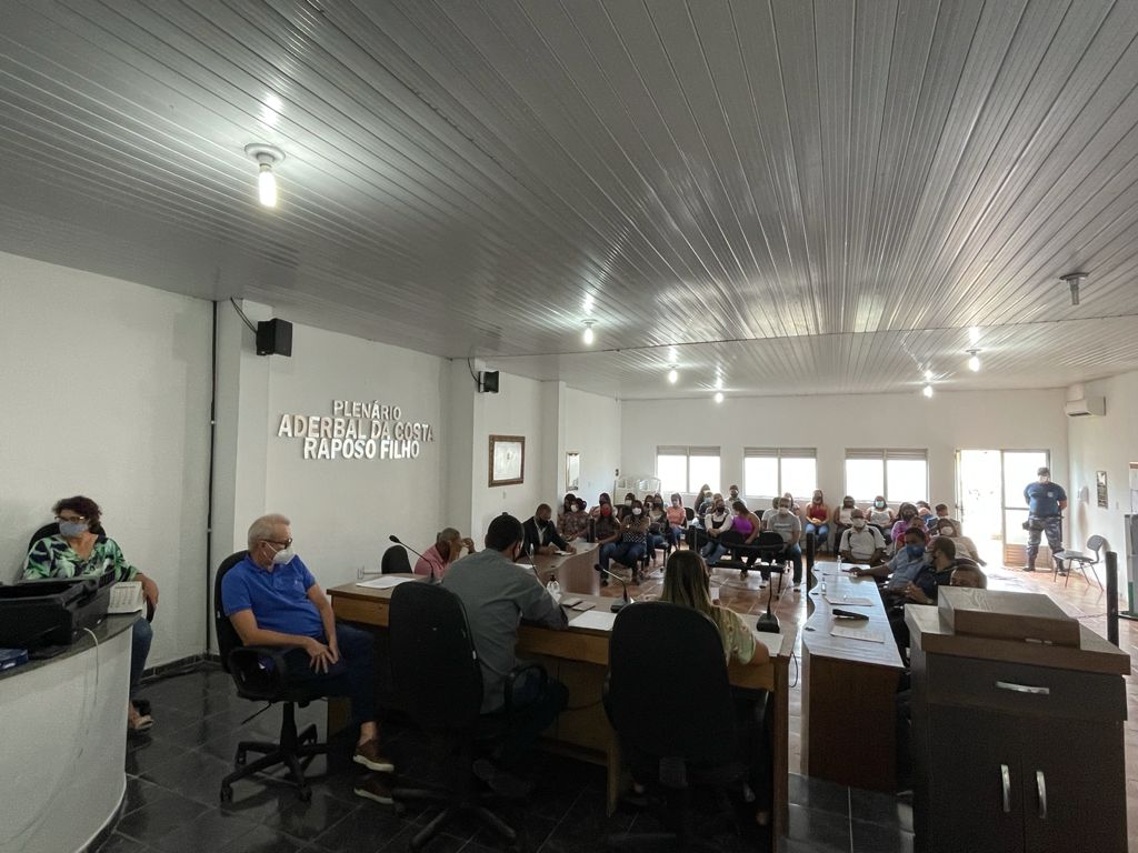 Vereadores recebem a equipe da Assistência Social que falam sobre o AGOSTO LILÁS